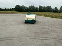 1997 tennant 355 zelfrijdende veegmachine - afbeelding 24 van  59