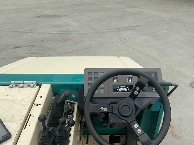 1997 tennant 355 zelfrijdende veegmachine - afbeelding 38 van  59