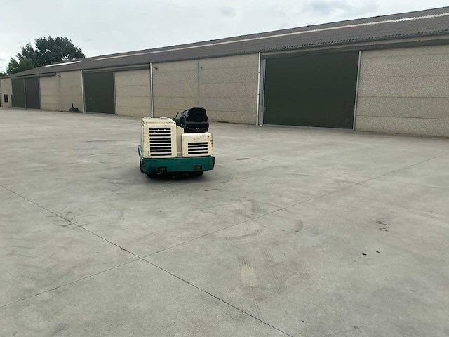 1997 tennant 355 zelfrijdende veegmachine - afbeelding 7 van  37