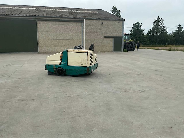 1997 tennant 355 zelfrijdende veegmachine - afbeelding 13 van  37