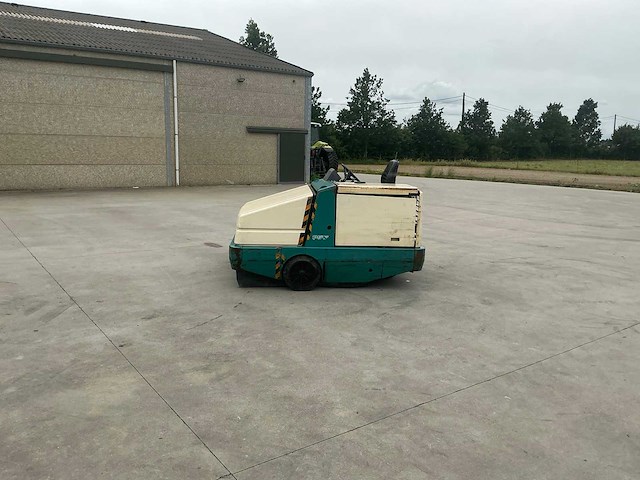 1997 tennant 355 zelfrijdende veegmachine - afbeelding 16 van  37