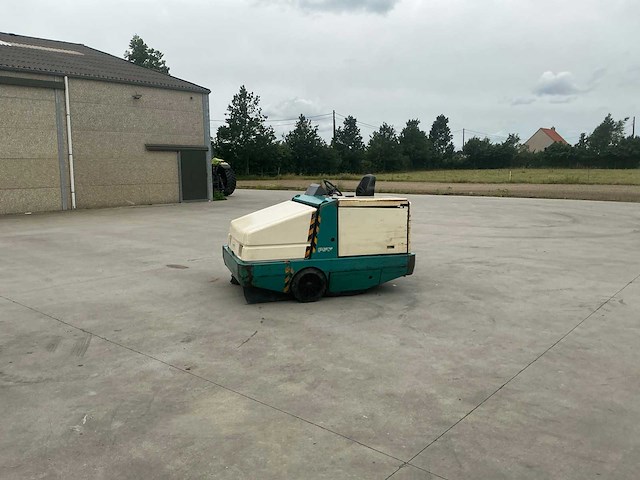 1997 tennant 355 zelfrijdende veegmachine - afbeelding 17 van  37