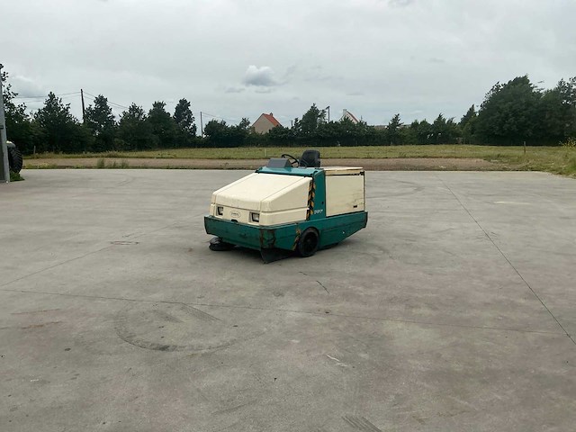 1997 tennant 355 zelfrijdende veegmachine - afbeelding 19 van  37