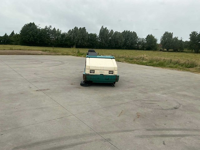 1997 tennant 355 zelfrijdende veegmachine - afbeelding 25 van  37