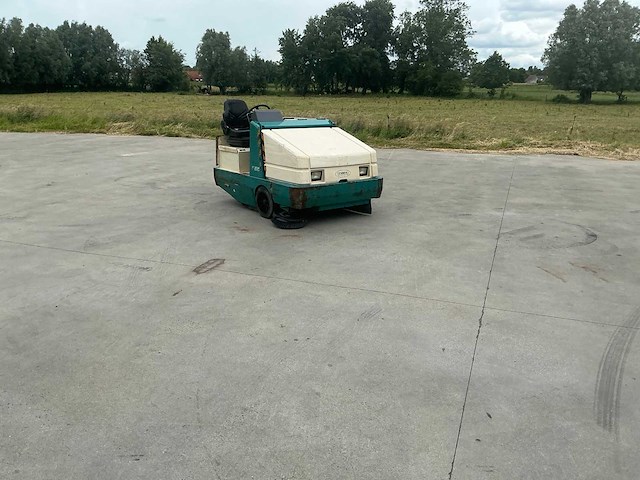 1997 tennant 355 zelfrijdende veegmachine - afbeelding 41 van  59