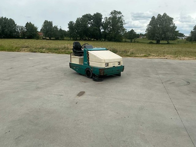1997 tennant 355 zelfrijdende veegmachine - afbeelding 42 van  59