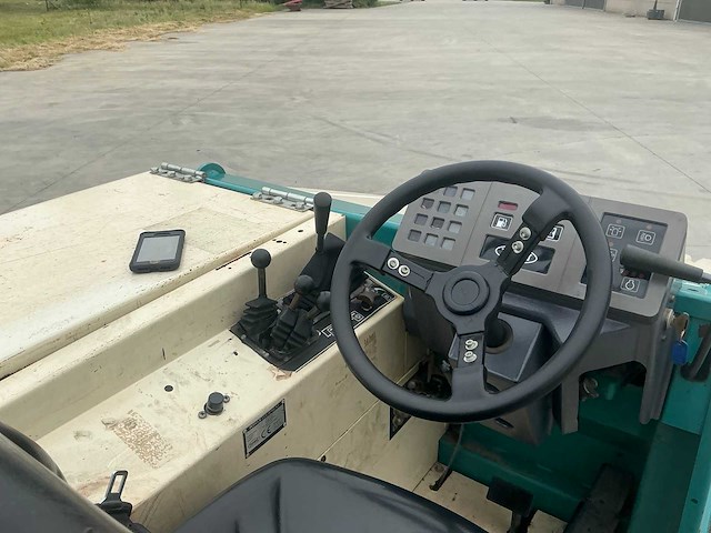 1997 tennant 355 zelfrijdende veegmachine - afbeelding 43 van  59
