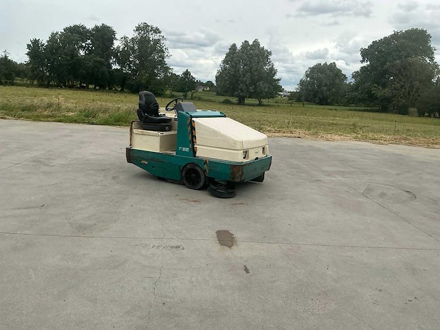 1997 tennant 355 zelfrijdende veegmachine - afbeelding 29 van  37