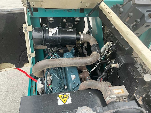 1997 tennant 355 zelfrijdende veegmachine - afbeelding 55 van  59