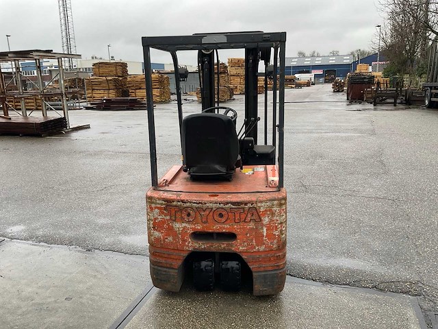 1997 toyota 5fb18 vorkheftruck - afbeelding 23 van  25