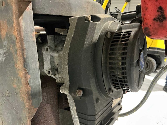 1997 ulbd ubz55 trilstamper - afbeelding 2 van  11