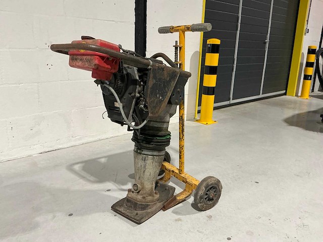 1997 ulbd ubz55 trilstamper - afbeelding 1 van  11