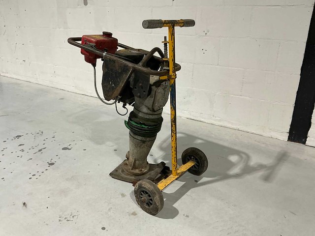 1997 ulbd ubz55 trilstamper - afbeelding 5 van  11