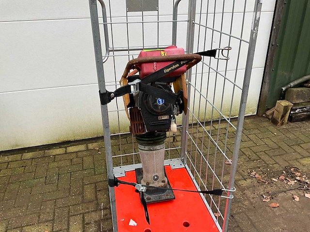 1997 ulbo ubz55 trilstamper - afbeelding 1 van  2