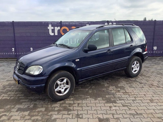 1998 - mercedes-benz - m-klasse - 230 - personenauto - afbeelding 1 van  13