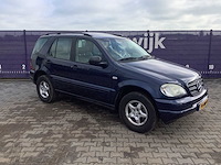 1998 - mercedes-benz - m-klasse - 230 - personenauto - afbeelding 2 van  13