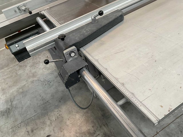 1998 altendorf f45 formaatzaag - afbeelding 11 van  12