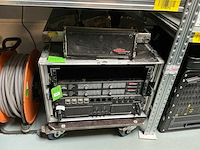 1998 apogee dlc24 signaal processor, versterker in rack met 4 speaker - afbeelding 1 van  4