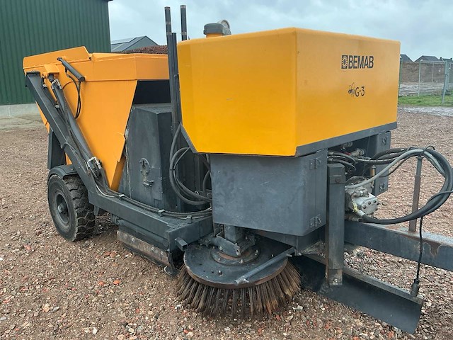 1998 bemab g-3 getrokken veegmachine - afbeelding 15 van  19