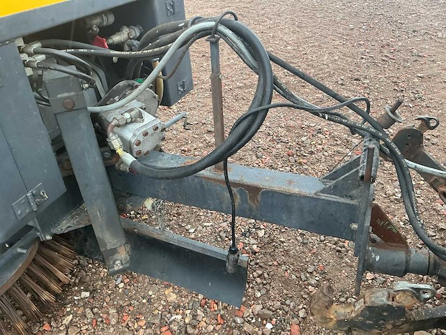 1998 bemab g-3 getrokken veegmachine - afbeelding 16 van  19