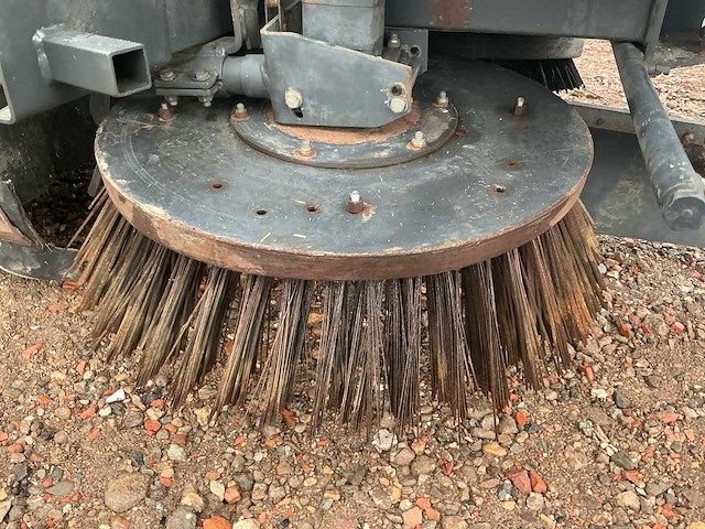 1998 bemab g-3 getrokken veegmachine - afbeelding 18 van  19