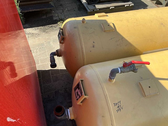 1998 berko br2500 luchtcompressor met buffertank - afbeelding 1 van  4