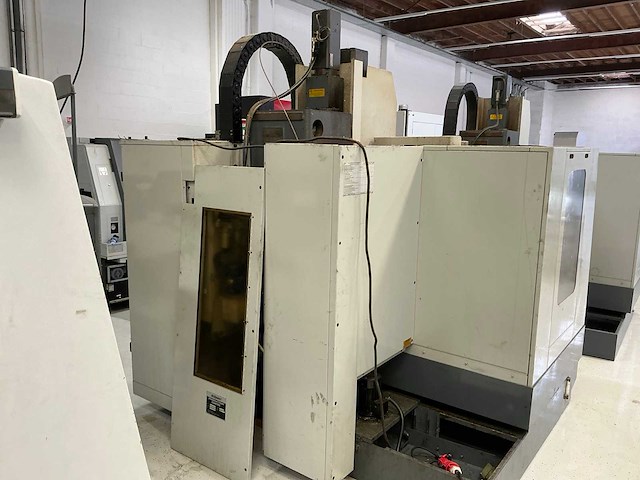 1998 bridgeport vmc800-22 verticale machinecentra - afbeelding 7 van  9
