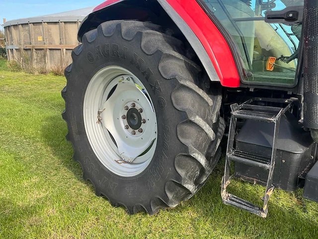 1998 case ih mx135 vierwielaangedreven landbouwtractor - afbeelding 44 van  47