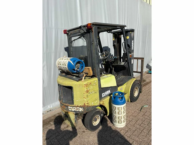 1998 clark cpg 25 vorkheftruck - afbeelding 1 van  4
