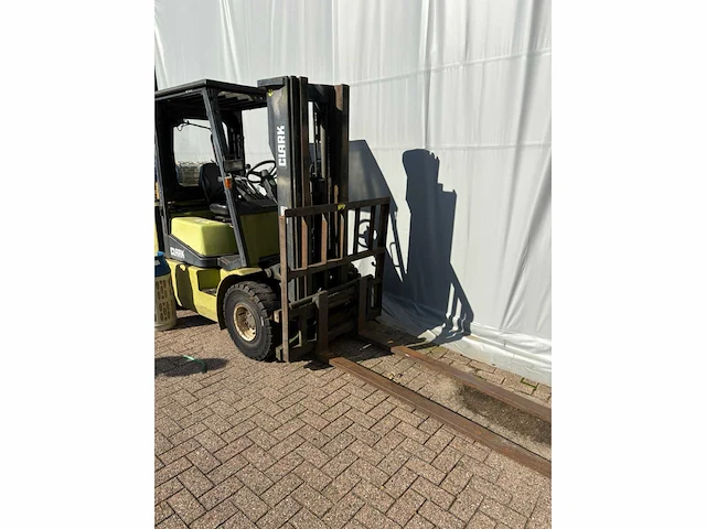 1998 clark cpg 25 vorkheftruck - afbeelding 3 van  4