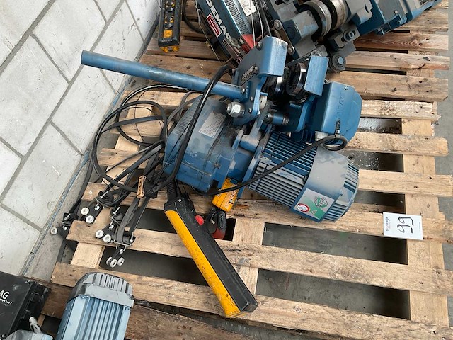 1998 demag dkun 5-500 k v1 f4 kettingtakel met loopkat - afbeelding 1 van  3