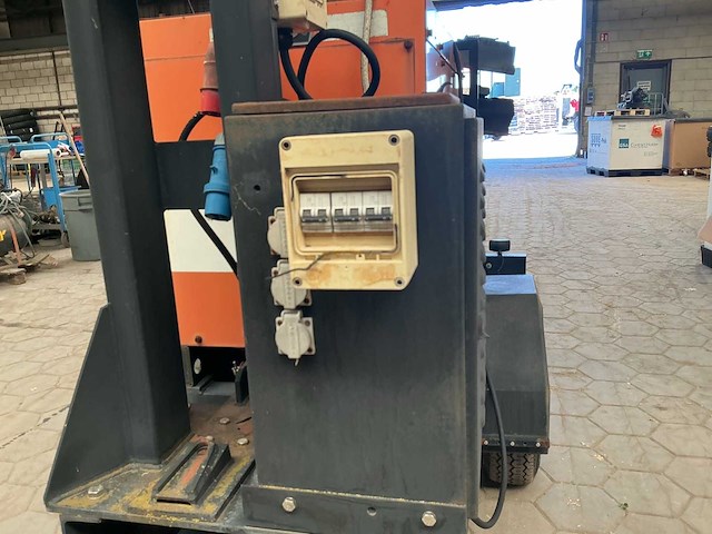 1998 denyo dca-20ssgk floodlight - afbeelding 6 van  9