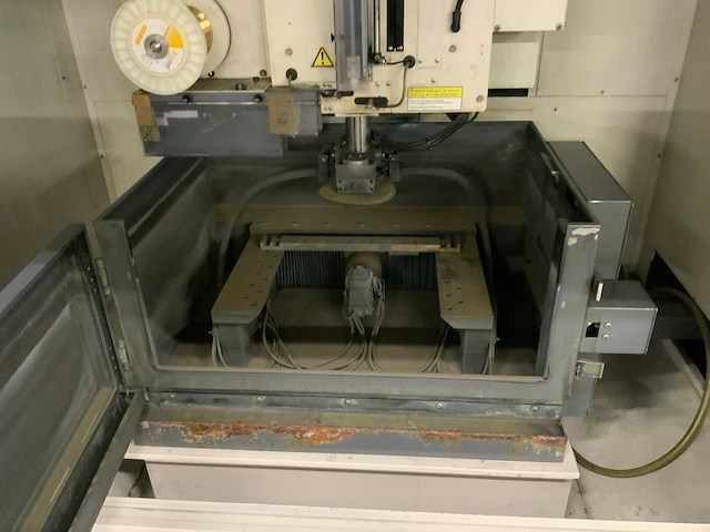 1998 fanuc robocut a-0c draadvonkmachine - afbeelding 10 van  16