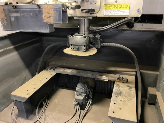 1998 fanuc robocut a-0c draadvonkmachine - afbeelding 8 van  16