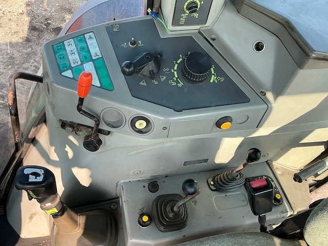 1998 fendt favorit 824 vierwielaangedreven landbouwtractor - afbeelding 4 van  5