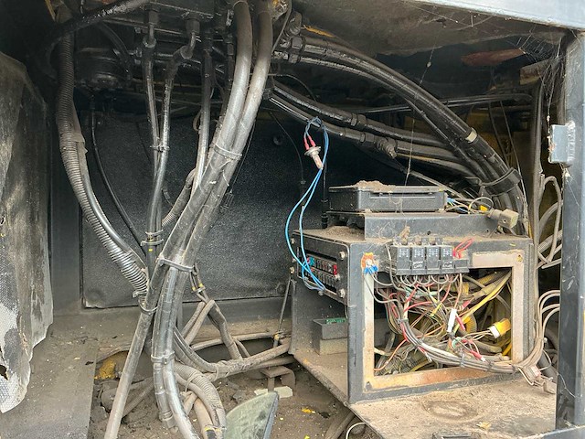 1998 fiat-hitachi fh 130w.3 banden graafmachine - afbeelding 8 van  59