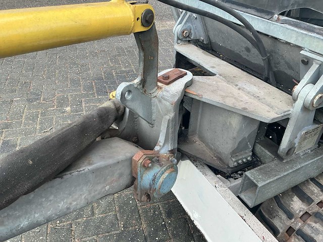 1998 hamm bb-klo-300 stobbenfreesmachine / boomstronkenfreesmachine - afbeelding 16 van  21