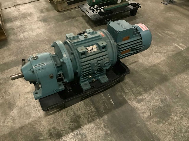 1998 hydro-mec 23 aandrijfmotor - afbeelding 1 van  5