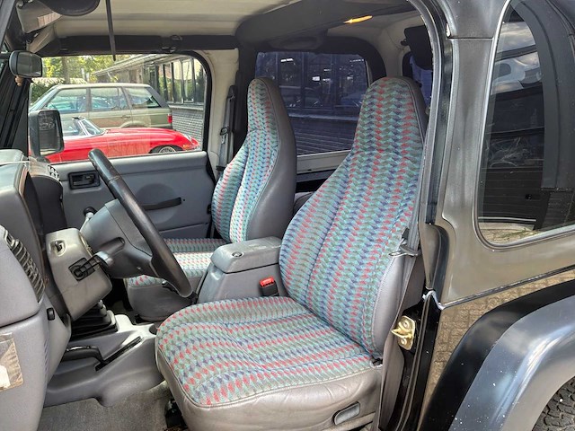 1998 jeep wrangler 4.0i hardtop personenauto - afbeelding 2 van  25