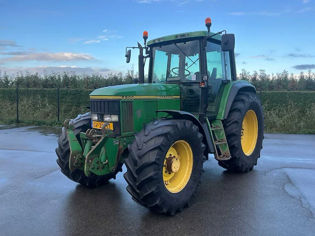 1998 john deere 6800 vierwielaangedreven landbouwtractor - afbeelding 1 van  27
