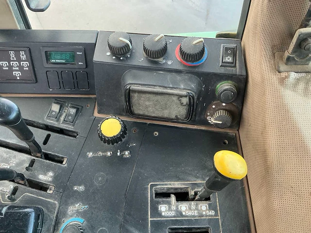 1998 john deere 6800 vierwielaangedreven landbouwtractor - afbeelding 17 van  27