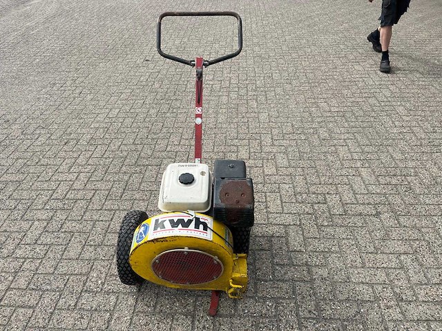 1998 kwh whirlwind 760 bladblazer – honda gx240 8 pk - afbeelding 2 van  4