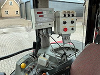 1998 massey ferguson 6140 dynashift vierwielaangedreven landbouwtractor met strodekker - afbeelding 6 van  37