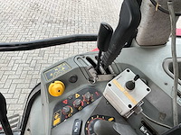 1998 massey ferguson 6140 dynashift vierwielaangedreven landbouwtractor met strodekker - afbeelding 8 van  37