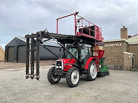 1998 massey ferguson 6140 dynashift vierwielaangedreven landbouwtractor met strodekker - afbeelding 1 van  37