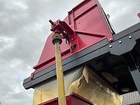 1998 massey ferguson 6140 dynashift vierwielaangedreven landbouwtractor met strodekker - afbeelding 26 van  37