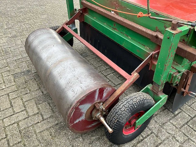 1998 massey ferguson 6140 dynashift vierwielaangedreven landbouwtractor met strodekker - afbeelding 27 van  37