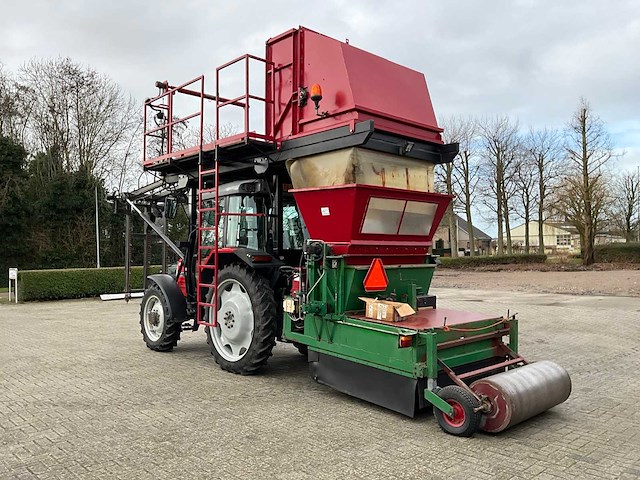 1998 massey ferguson 6140 dynashift vierwielaangedreven landbouwtractor met strodekker - afbeelding 32 van  37
