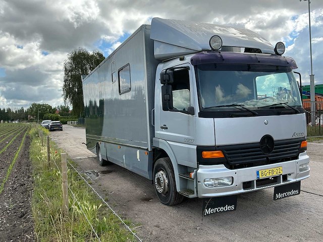 1998 mercedes-benz vrachtwagen - afbeelding 33 van  58