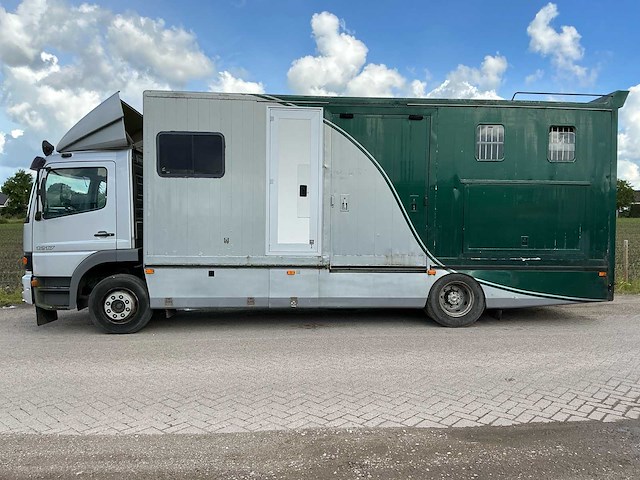 1998 mercedes-benz vrachtwagen - afbeelding 44 van  58
